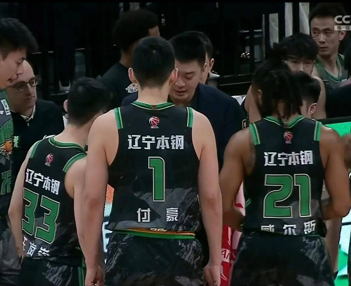 湖南男篮豪取胜利，明显提升比赛实力